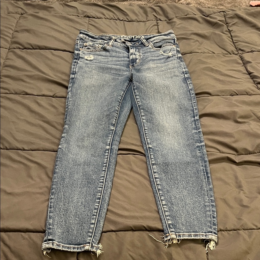 American Eagle Outfitters Blue Distressed hi rise  Jeans size 2 xshort